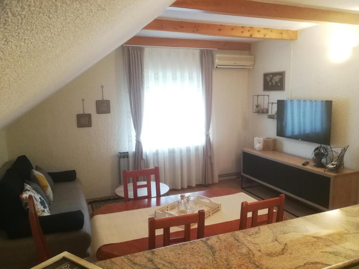 Apartmant & Room Bruna Dreznik Grad Exterior photo