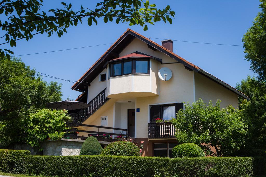 Apartmant & Room Bruna Dreznik Grad Exterior photo